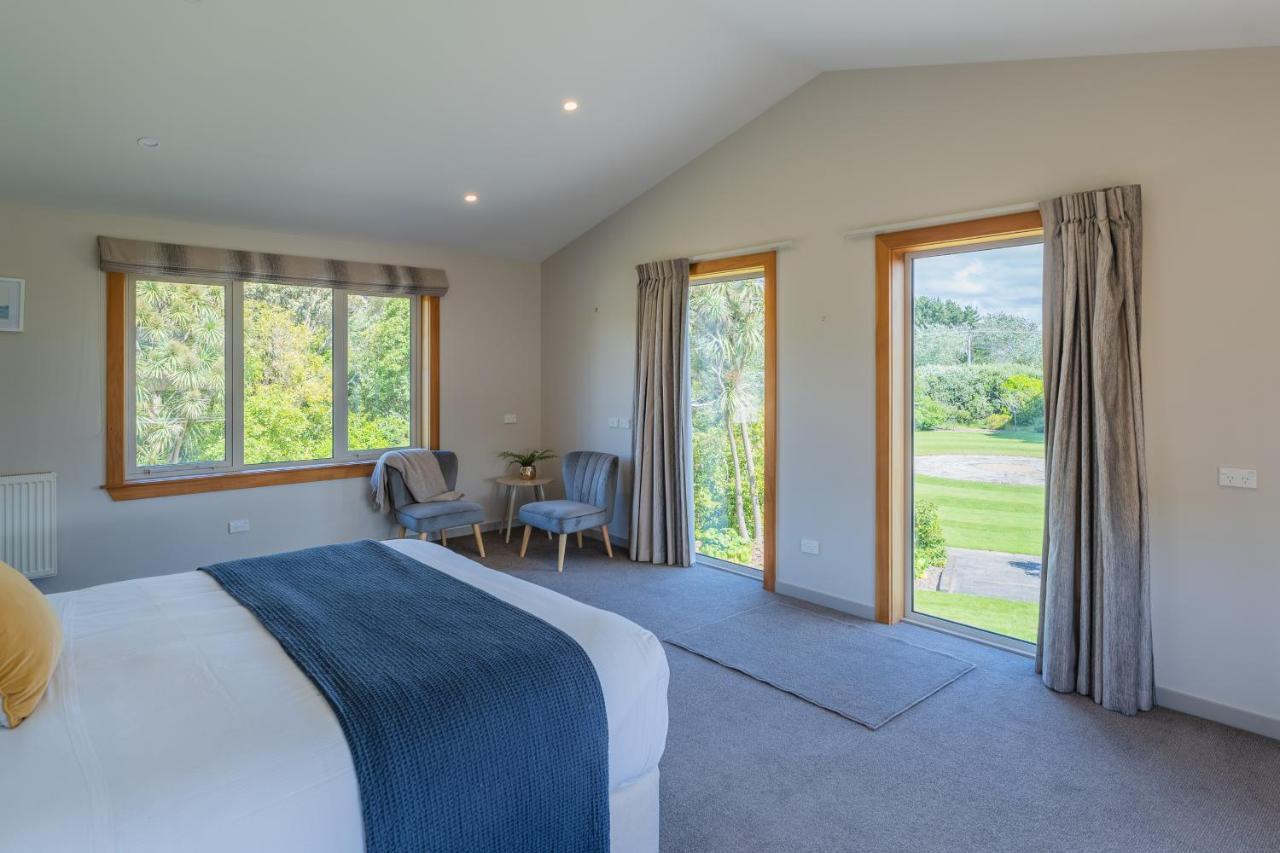Anam Cara Gardens Luxury Villa Private Bedrooms And Ensuite Bathrooms Sleeps 9 Otaki Eksteriør bilde
