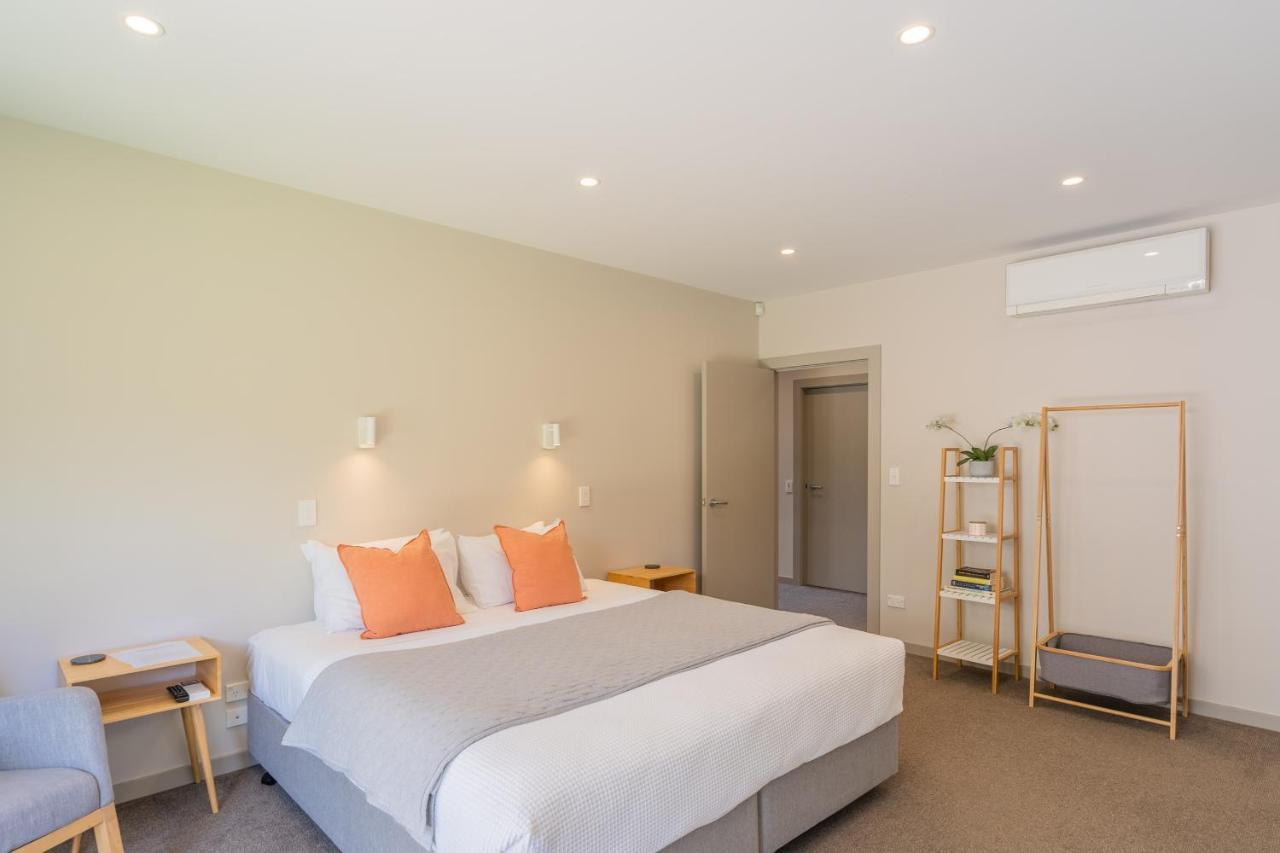 Anam Cara Gardens Luxury Villa Private Bedrooms And Ensuite Bathrooms Sleeps 9 Otaki Eksteriør bilde