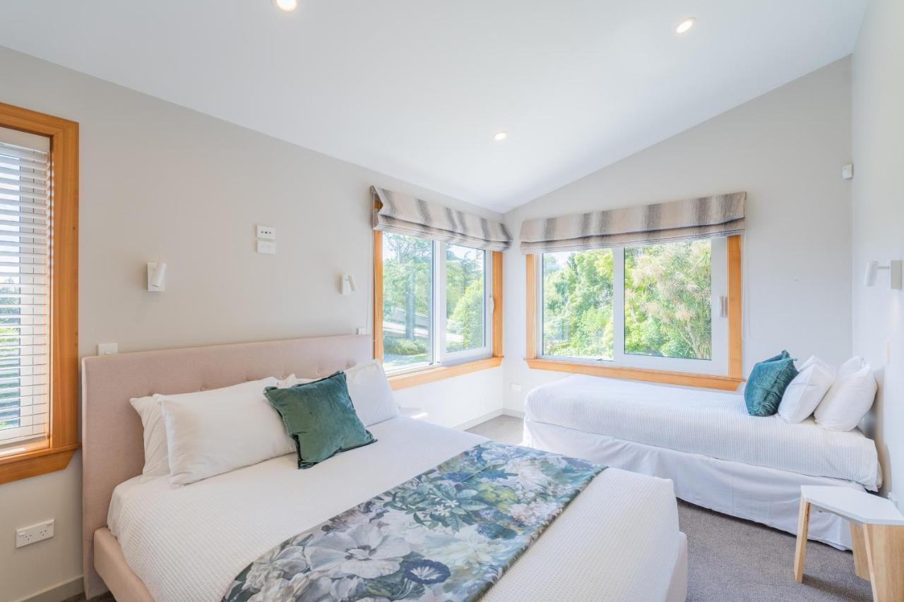 Anam Cara Gardens Luxury Villa Private Bedrooms And Ensuite Bathrooms Sleeps 9 Otaki Eksteriør bilde