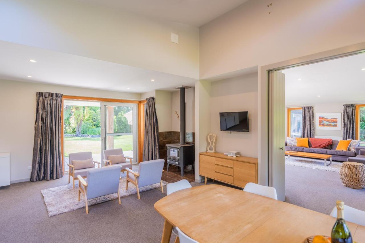 Anam Cara Gardens Luxury Villa Private Bedrooms And Ensuite Bathrooms Sleeps 9 Otaki Eksteriør bilde