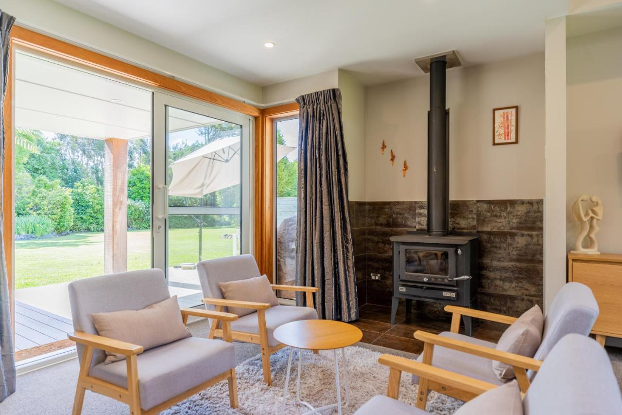 Anam Cara Gardens Luxury Villa Private Bedrooms And Ensuite Bathrooms Sleeps 9 Otaki Eksteriør bilde