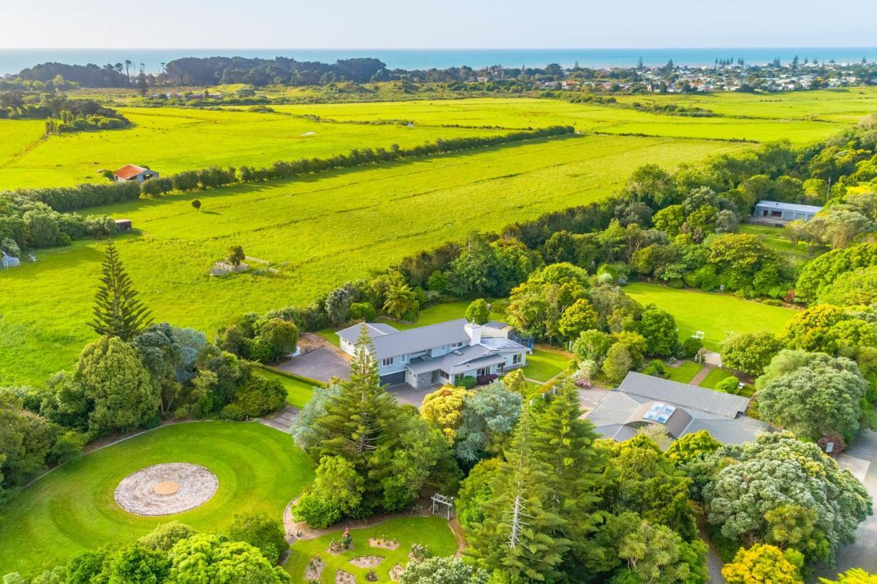 Anam Cara Gardens Luxury Villa Private Bedrooms And Ensuite Bathrooms Sleeps 9 Otaki Eksteriør bilde