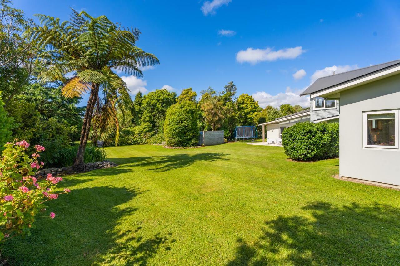Anam Cara Gardens Luxury Villa Private Bedrooms And Ensuite Bathrooms Sleeps 9 Otaki Eksteriør bilde