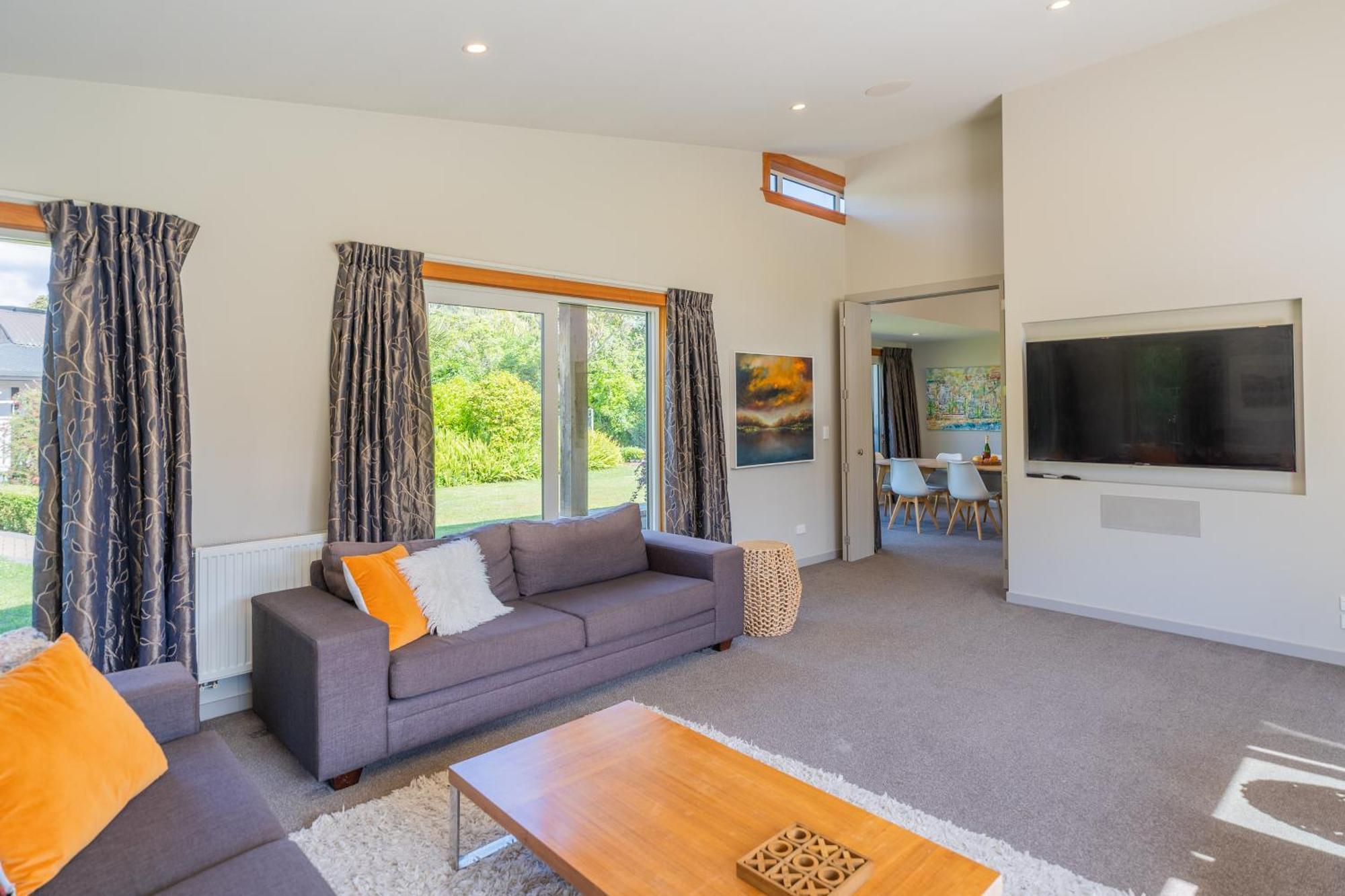 Anam Cara Gardens Luxury Villa Private Bedrooms And Ensuite Bathrooms Sleeps 9 Otaki Eksteriør bilde